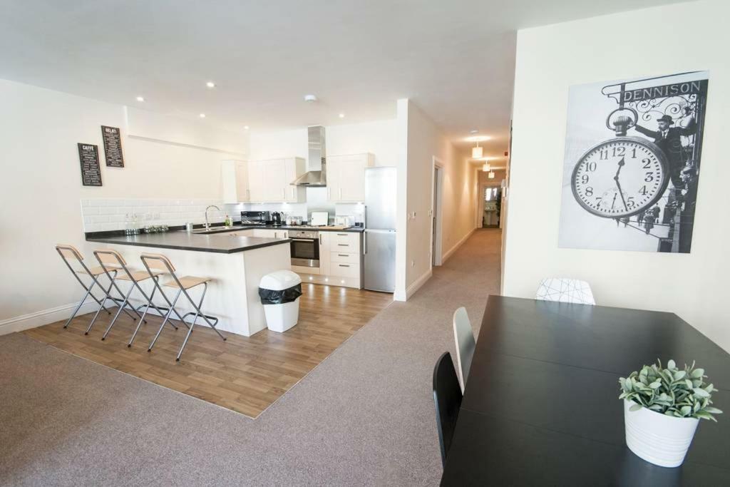 The Broadmead Forest - Spacious City Centre 3Bdr Apartment Бристоль Экстерьер фото